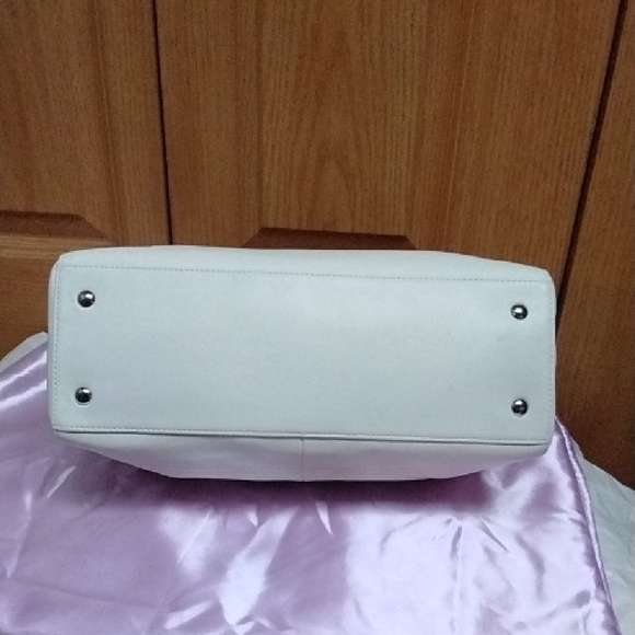 Coach White And Nutmeg Penelope Carryall Handbag - Picture 5 of 11